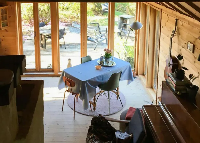 Charming Artist's With Sea View Near Bergen Ferienhaus