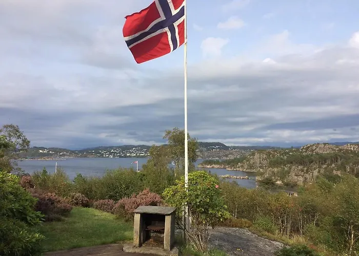 Ferienhaus Charming Artist's With Sea View Near Bergen Straume (Hordaland)